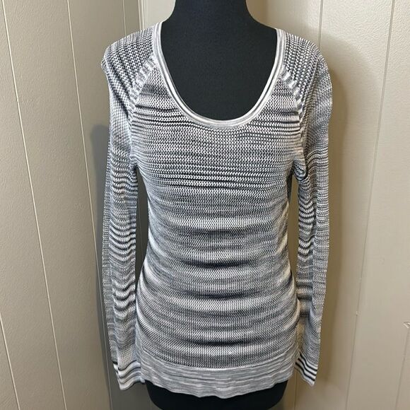 Rag & Bone gray/blue marled lightweight open knit scoops neck sweater. Small - Picture 1 of 8